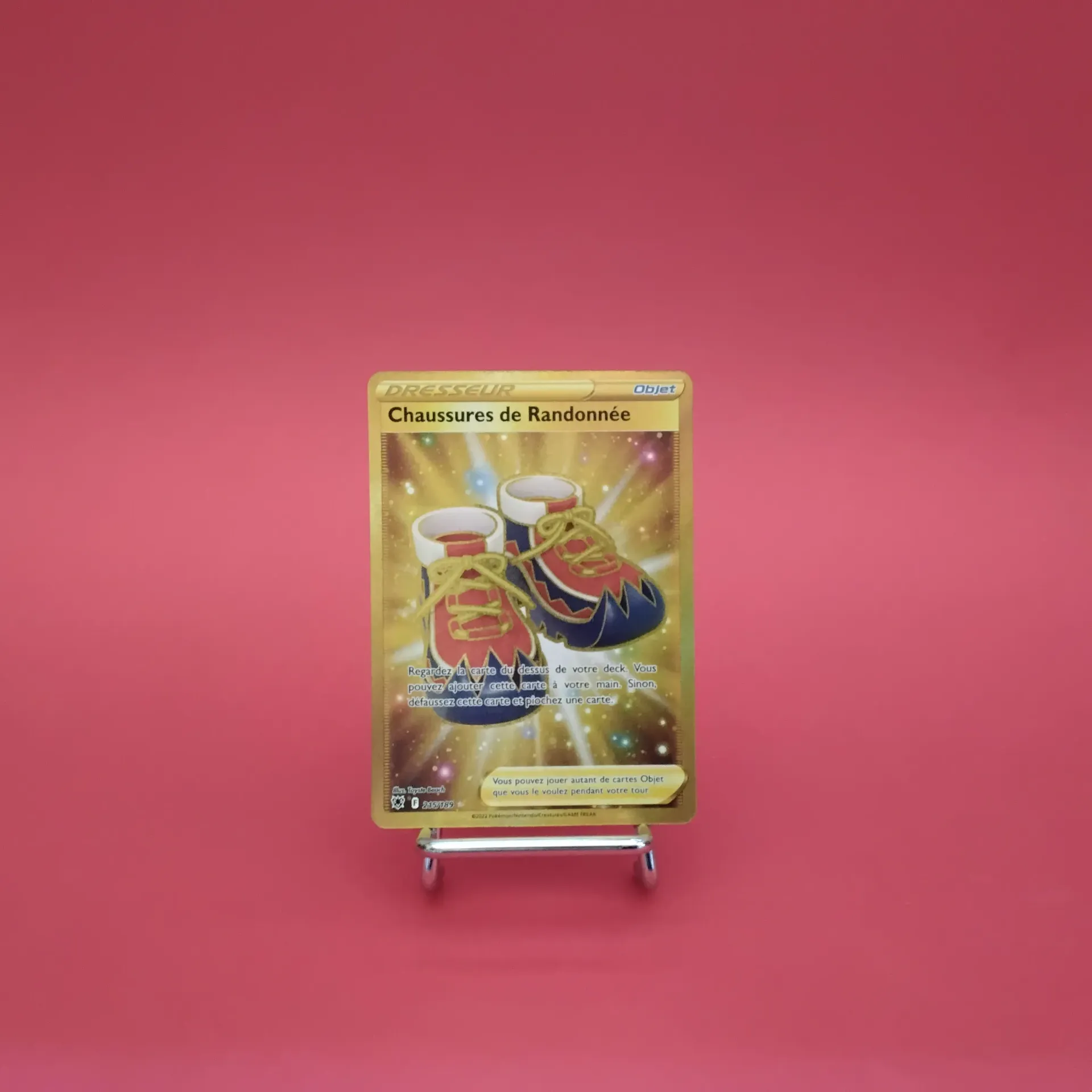 Carte Pokemon Chaussures de Randonnée GOLD 215/189 - EB10 - Astres Radieux - GOLD- Secret - Etat Near Mint (FR)